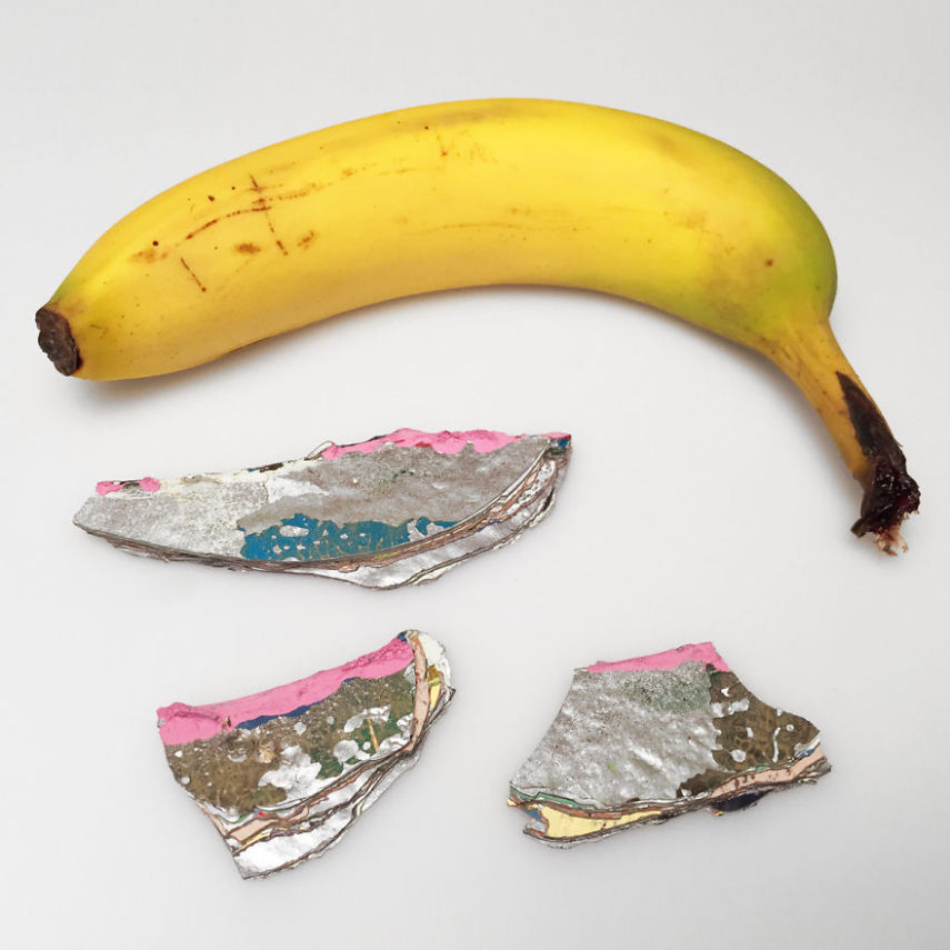 30 anos depois de receber tinta sempre que possível, como estão as camadas de uma parede? Bem, alguém ficou curioso e decidiu remover uma parte da parede para ver o que encontrava. O usuário do Imgur PaulDeGraaf mostrou detalhadamente sua análise da parte retirada da parede do Graffiti Hall of Fame, chamado Doornroosje, na cidade de Nijmegen, na Holanda