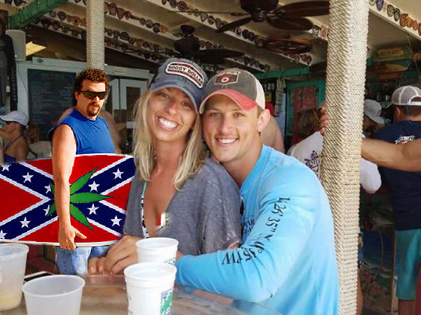 Casal pede Photoshop de homem sem camisa e vira meme
