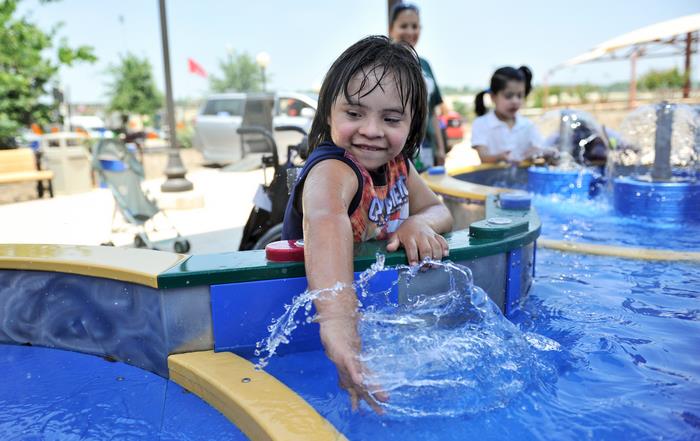 Foi inaugurado em San Antonio, Texas, nos Estados Unidos, um parque 100% adaptado e pensando para pessoas com necessidades especiais. O local se chama Morgan's Inspiration Island e é um parque aquático para que crianças e adultos possam se divertir!