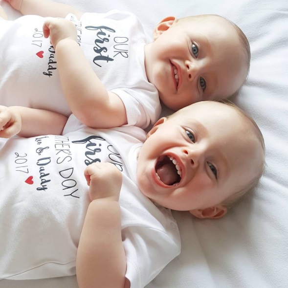 Siga @fallon_twins no Instagram