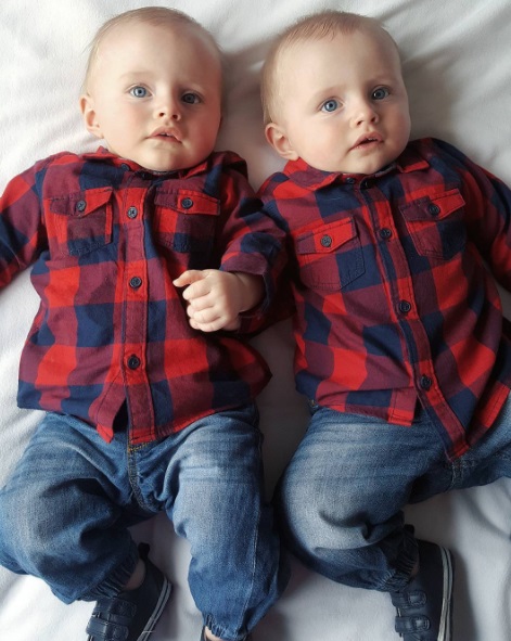 Siga @fallon_twins no Instagram