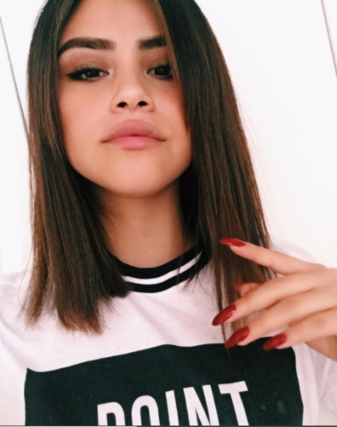 A mexicana Sofia Solares é sósia da cantora Selena Gomez, mas que também é um pouquinho parecida com Maisa Silva