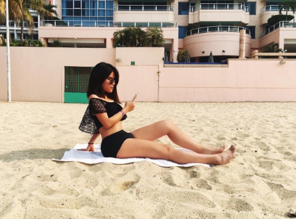 A mexicana Sofia Solares é sósia da cantora Selena Gomez, mas que também é um pouquinho parecida com Maisa Silva