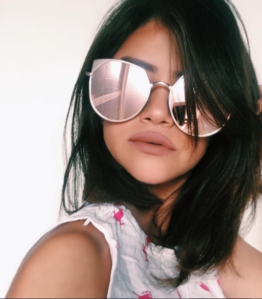 A mexicana Sofia Solares é sósia da cantora Selena Gomez, mas que também é um pouquinho parecida com Maisa Silva