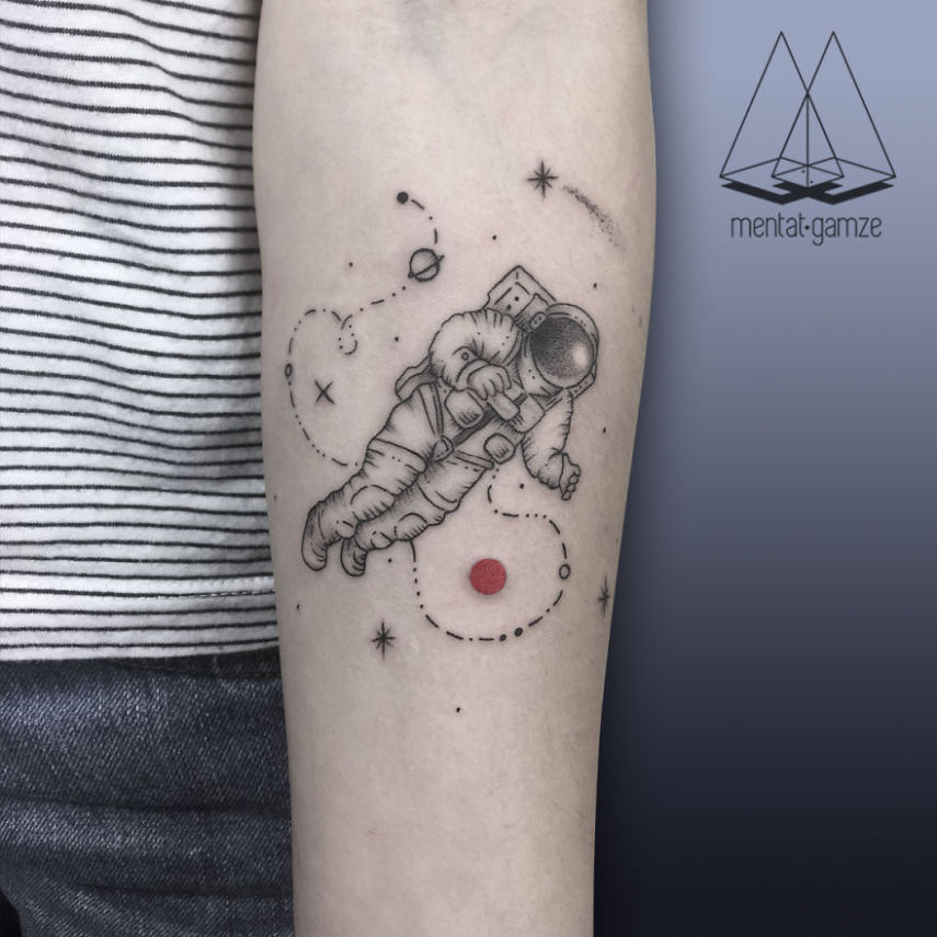 Artista cria tattoos incríveis com marca registrada: o círculo vermelho