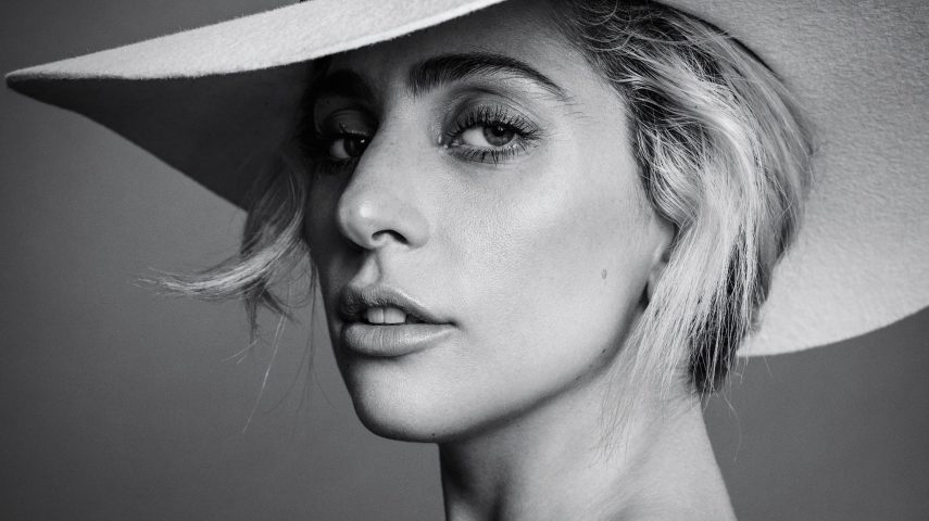 Lady Gaga foi dispensada ela gravadora Island Def Jam depois de três meses de contrato. Ao receber a notícia, ela 