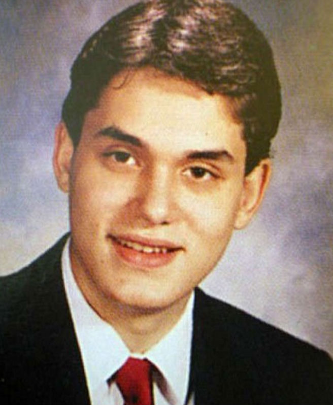 Cantor no álbum de formatura.