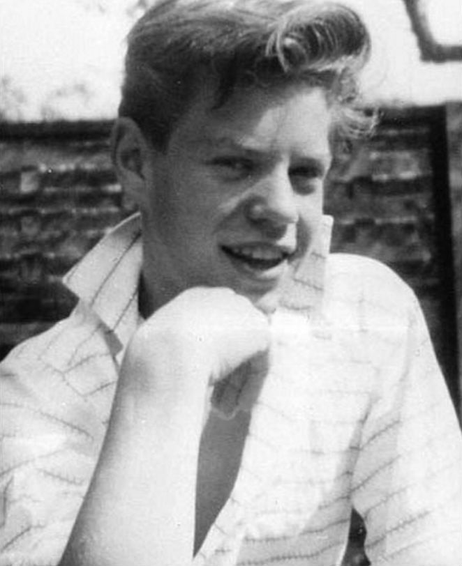 Líder dos Rolling Stones na adolescência.