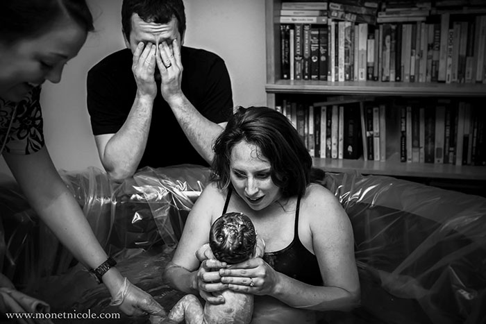 Fotos poderosas de pais na sala de parto vão fazer você se emocionar