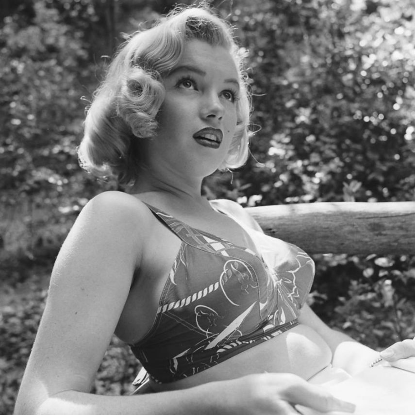 Marilyn Monroe nasceu em 1º de junho de 1926 em Los Angeles, na Califórnia, e morreu em agosto de 1962, aos 36 anos, após uma overdose de calmantes.