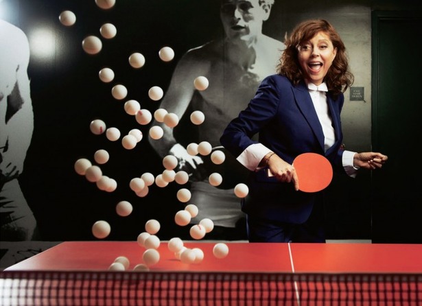 Ela é uma lenda do mundo das artes, mas uma de suas maiores paixões é o tênis de mesa ou ping-pong. Sarandon tem tanto amor pelo jogo que abriu sua própria casa noturna voltada para o jogo em em Nova York, chamada SPiN. Ela também já comentou sobre a filmagem de um reality show sobre a prática.
