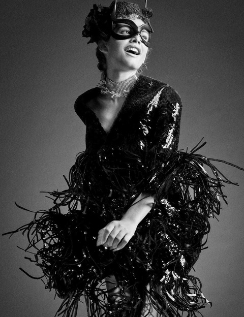 Ícone trans, Valentina Sampaio é destaque na Vogue da Alemanha