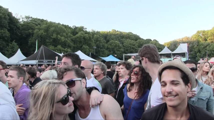 Gostaria de dançar? Evite as discotecas e clubes turísticos em torno de Rembrandtplein e Leidseplein e vá para um festival! O antigo Shipware NDSM é sempre memorável. Anne recomenda Vollt e Valtifest e o Amsterdamse Bos.