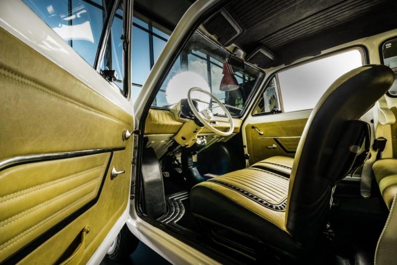 Tom Hanks será o único famoso a dirigir um Fiat 126p, nova versão do antigo Fiat 126, desenhado por um polaco exclusivamente para ele a custo zero.