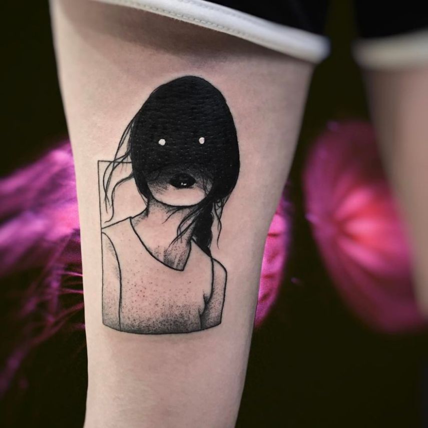 SEWP é um artista de Toronto, no Canadá, que cria tatuagens incríveis. Seus desenhos mais famosos são de mulheres sem rosto, com um quê de erotismo e um tanto assustadoras