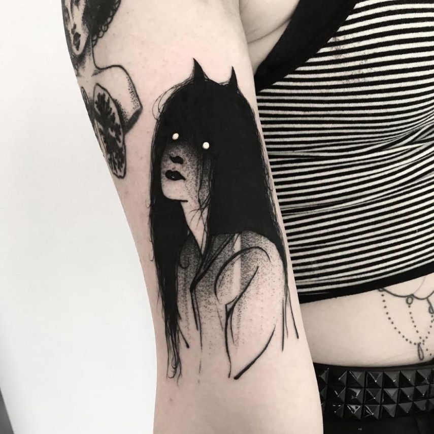 SEWP é um artista de Toronto, no Canadá, que cria tatuagens incríveis. Seus desenhos mais famosos são de mulheres sem rosto, com um quê de erotismo e um tanto assustadoras