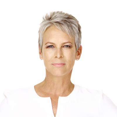 Jamie Lee Curtis não é apenas uma talentosa atriz, mas é também uma inventora, que tem até patente em sua invenção. Curtis inventou uma fralda com um compartimento à prova d'água para lenços de bebê. No entanto, a atriz recusou-se a ter sua fralda fabricada até que as empresas começassem a fazer fraldas biodegradáveis ​​e a patente expirou antes que isso acontecesse