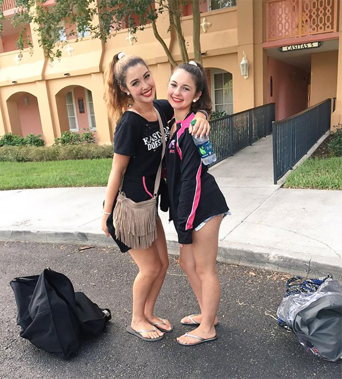 Mãe e sua filha de 14 anos
