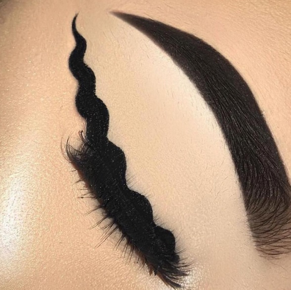 Tendência #wavyliner está bombando na rede social.