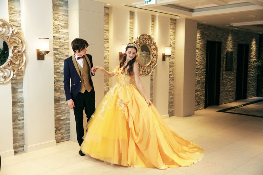 A marca japonesa de vestidos de noiva Kuraudia Co. se juntou com a Disney para criar uma coleção colorida para noivas se parecerem com suas princesas preferidas
