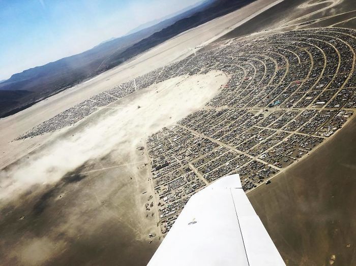 O festival Burning Man de 2017 começou no dia 27 de agosto e vai até o dia 4 de setembro e vai reunir 70 mil pessoas no deserto