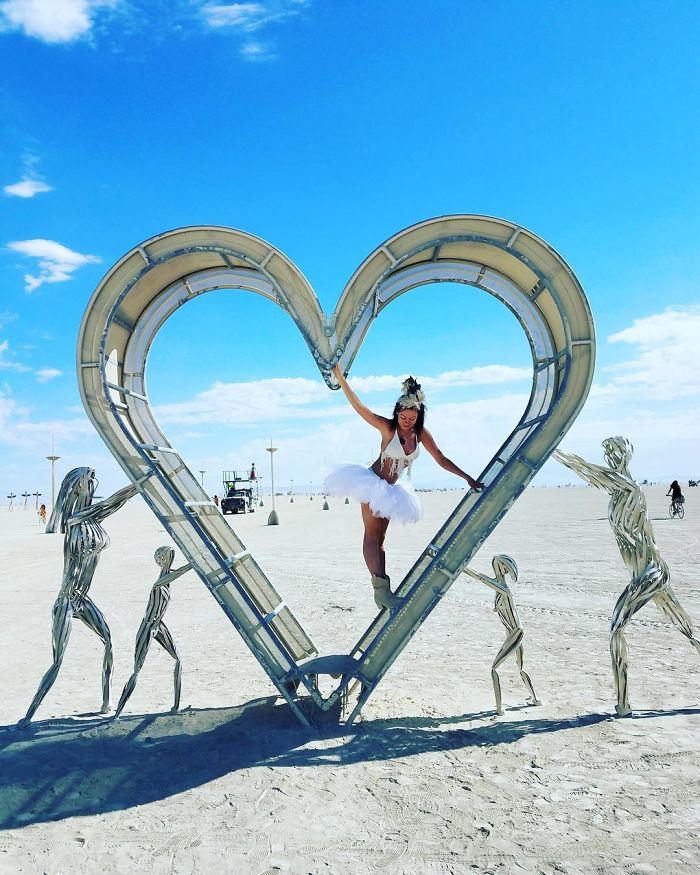 O festival Burning Man de 2017 começou no dia 27 de agosto e vai até o dia 4 de setembro e vai reunir 70 mil pessoas no deserto