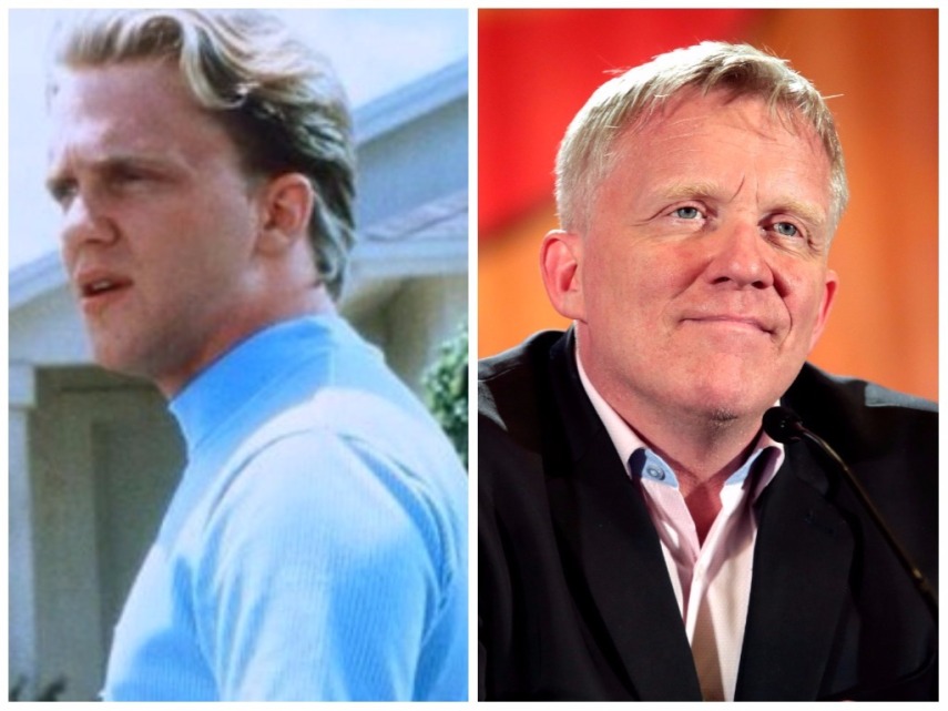 Anthony Michael Hall fez vários papéis desde Edward Mãos de Tesoura. E antes dele, brilhou em O Clube dos Cinco (1985) e Gatinhas e Gatões(1984). Recentemente, protagonizou a série The Dead Zone ao longo dos anos 2000, esteve em The Dark Knight (2008) e Foxcatcher (2014)