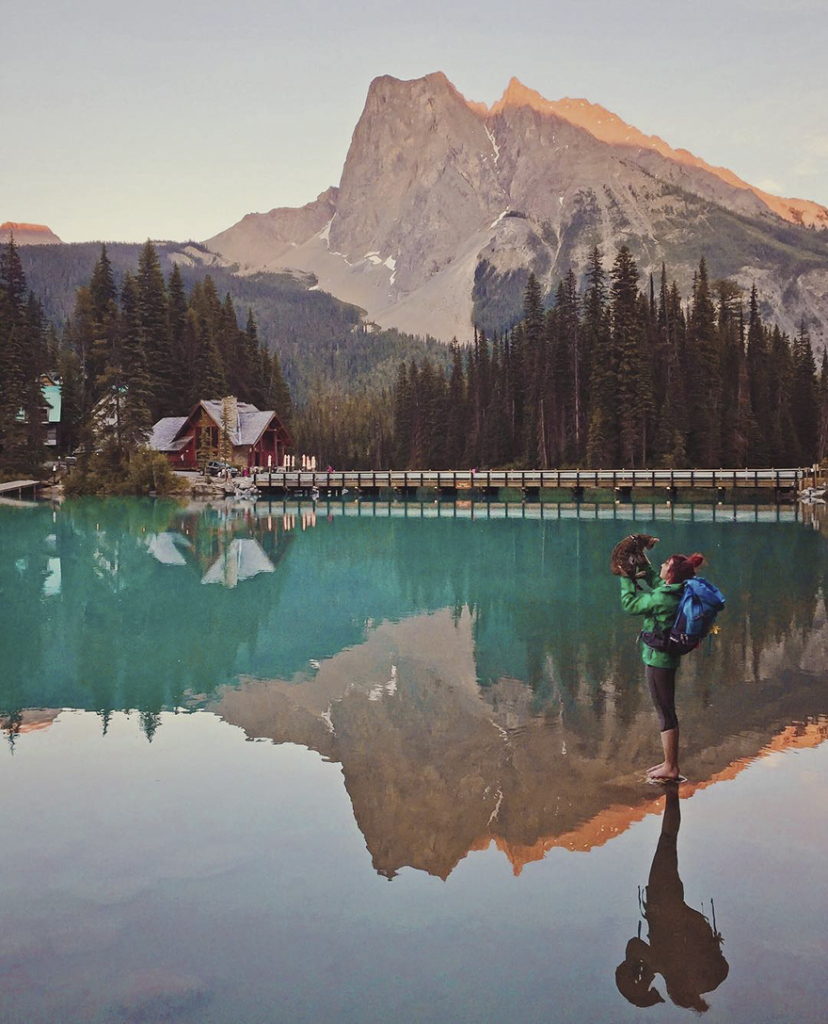 A bela é a estrela do Instagram @sukiicat, que tem mais de 157 mil seguidores, e mostra suas viagens pelo Canadá