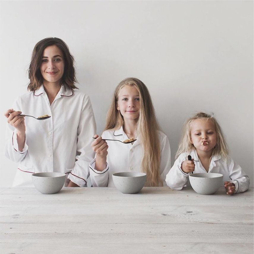 Dominique passou a publicar fotos combinando roupas com suas duas meninas, Amelia, de 11 anos, e Penny, de 4. O resultado das imagens começou a ficar tão fofo que ela e as crianças bombaram no Instagram e se transformaram em influenciadoras digitais, e hoje colecionam 309 mil seguidores no perfil @allthatisshe.