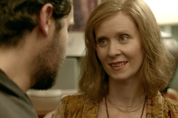 No filme 'James White' (2015), Cynthia Nixon viveu uma mãe com câncer terminal. O filme mostra a relação do filho com a sua mãe. Meses antes de começar a filmar a produção, a mãe de Cynthia morreu de câncer. Além disso, alguns anos antes, a atriz foi diagnosticada com um câncer de mama.