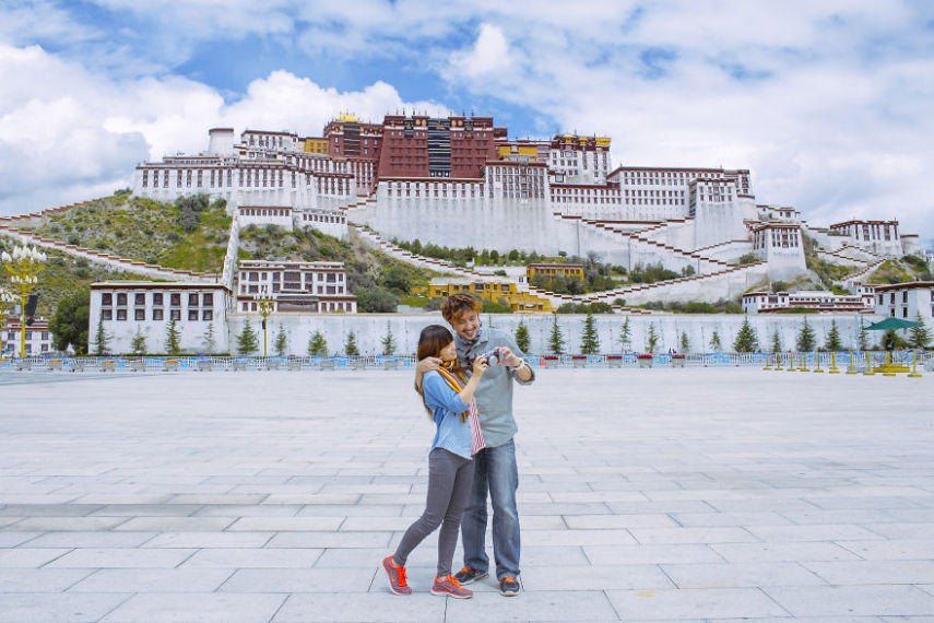 Khaichuin Sim e sua mulher Zhu decidiram se casar há três anos. Porém, antes de subirem ao altar, eles decidiram que gostariam de viajar o mundo e fazer o ensaio pré-casamento