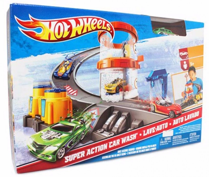 Atravessando a cidade, aproveite para entrar no lava-rápido Hot Wheels...