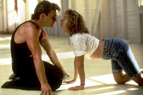 Jennifer Grey não teria gostado de atuar em 'Amanhecer Violento' com Patrich Swayze. Portanto, o ator precisou insistir para que ela aceitasse fazer 'Dirty Dancing'. 