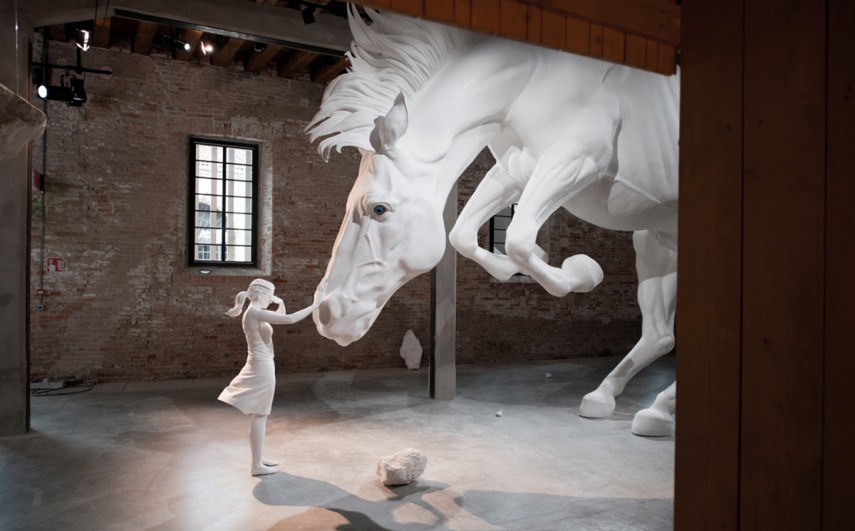 A argentina é nome destacado da arte contemporânea. Horse Problem, apresentada na Bienal de Veneza