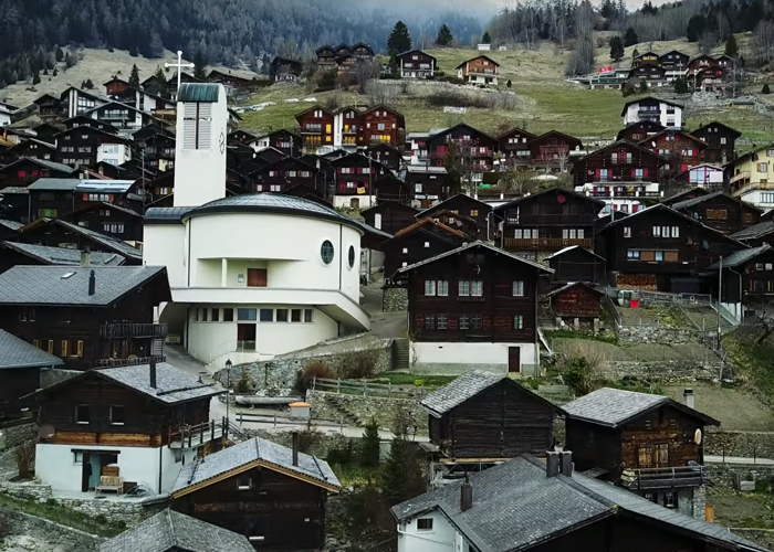 Um pitoresca vila da suíça chamada Albinen, que fica em Canton of Valais, está oferecendo uma boa quantidade de dinheiro para quem quiser se mudar para a remota comunidade