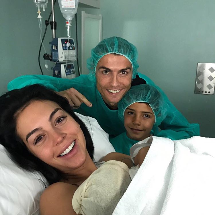 Nascimento da filha caçula de Cristiano Ronaldo - 11,1 milhões de likes