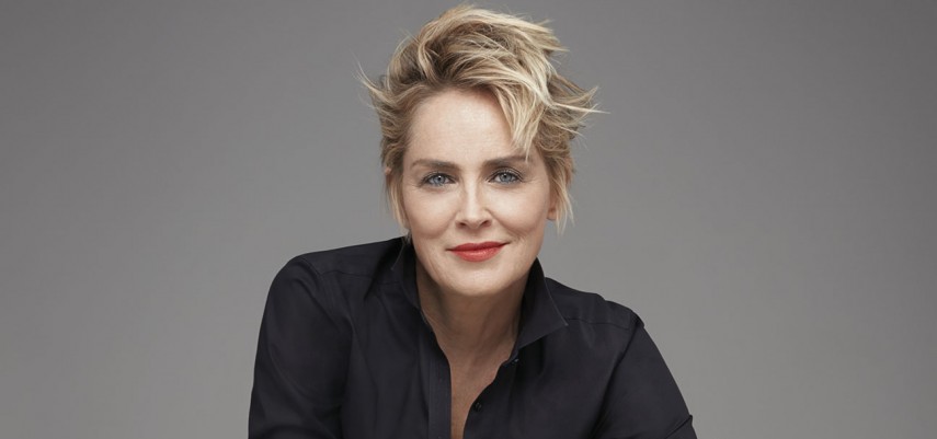 Sharon Stone já tinha quase morrido em 1990, ao bater de frente com outro carro. Ela se machucou bastante, quebrou mandíbula e costela, aém de torcer o joelho. Mas foi em 2001 que ela considerou que até viu a 