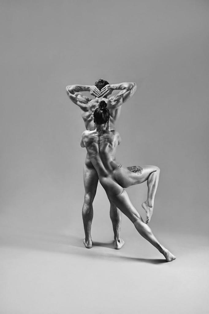 Dominika Cuda tirou a roupa de atletas de cross-fit, bailarinas, boxeadores, jóqueis e vários outros para fotos de um calendário beneficente