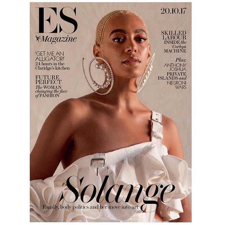 Solange Knowles acusou a revista ES Magazine de cortarem parte de seu cabelo crespo da imagem, e, no Instagram, divulgou a foto original.