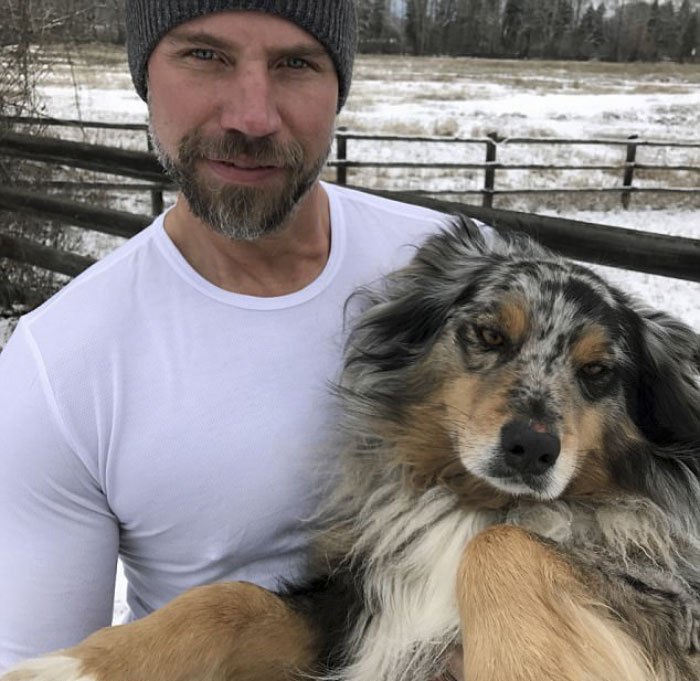 Jeremiah Peterson, 39 anos, contou no Instagram que decidiu mudar completamente sua vida para se tornar um pai e um marido melhor para sua família. Em apenas seis meses, perdeu 37 kg para conseguir acompanhar o ritmo de seus filhos pequenos