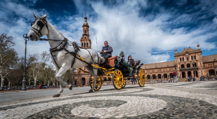 Mantendo seu lugar como o destino mais visitado do mundo pelo segundo ano, a Espanha tem a combinação perfeita de pequenos vilarejos tranquilos e capitais animadíssimas