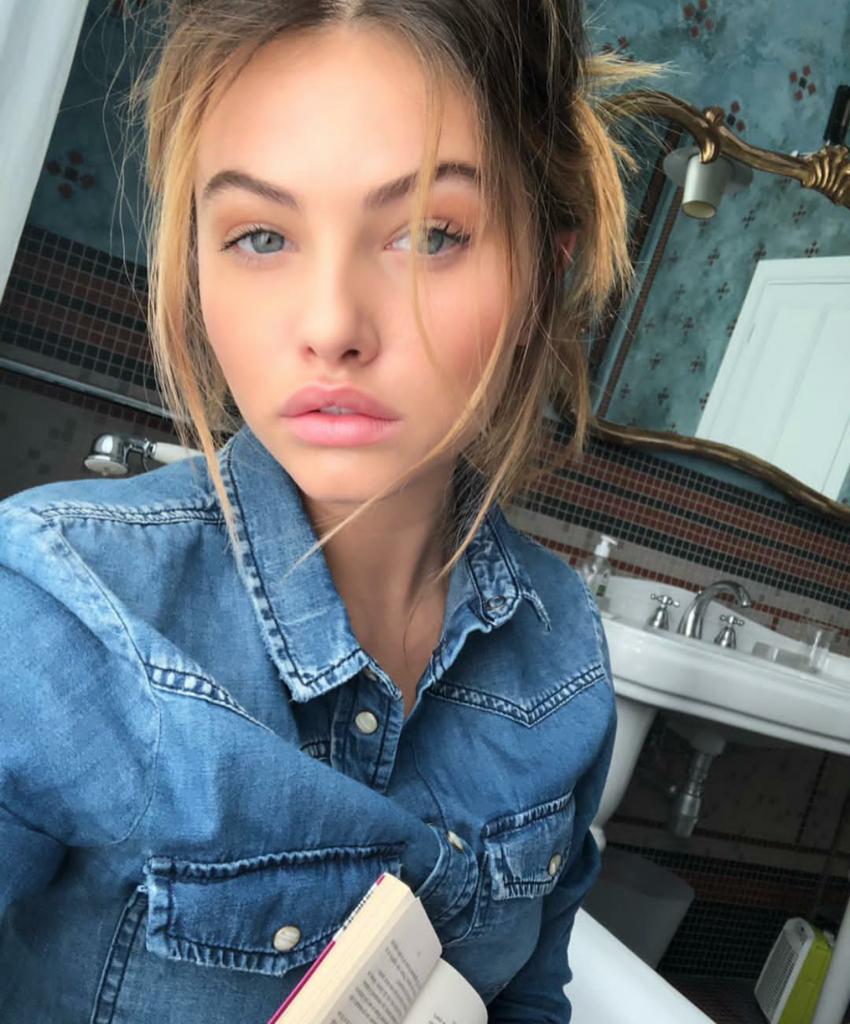 Thylane Blondeau foi considerada a menina mais bonita do mundo quando tinha 6 ano. Atualmente aos 16, ela segue carreira de modelo