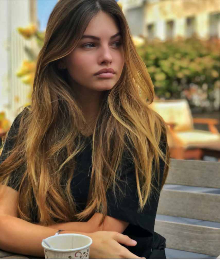 Thylane Blondeau foi considerada a menina mais bonita do mundo quando tinha 6 ano. Atualmente aos 16, ela segue carreira de modelo