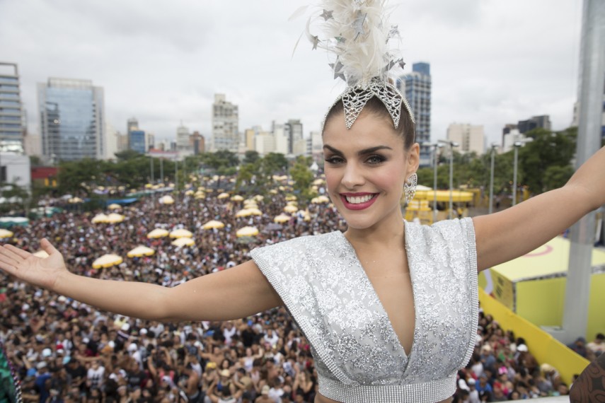 Paloma Bernardi, A Favorita, São Paulo