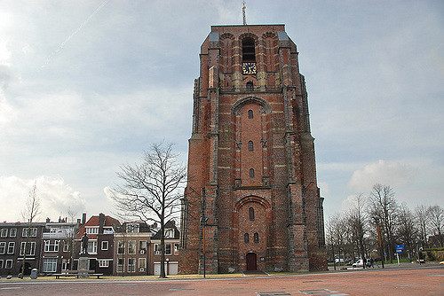 Conhecida como Torre de Pisa da Holanda