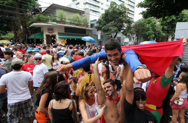 Quando: Dia 3 (Sábado)/ Horário: 16:00 - 22:00/ Concentração: Praça Ferreira Souto