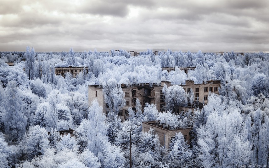 O fotógrafo Vladimir Migutin usou filtro infravermelho para fotografar Chernobyl