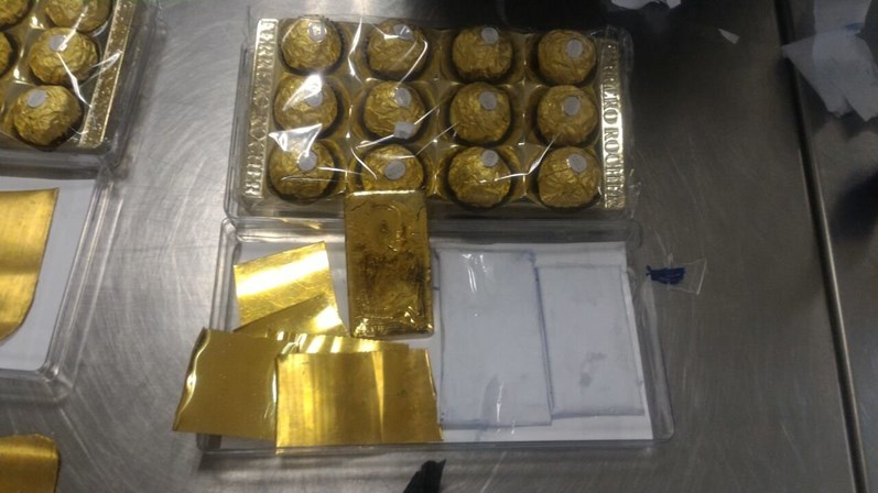Chinesa é presa com ouro escondido em bombons
