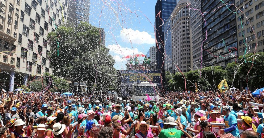 Quando: Dia 4 (Domingo)/ Horário: 16:00 - 22:00/ Concentração: Rua Nabuco de Freitas com Marques de Sapucaí