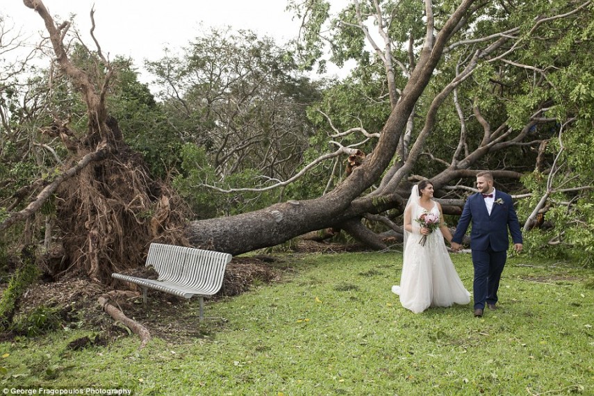 Nem ciclone impede cerimônia de casamento